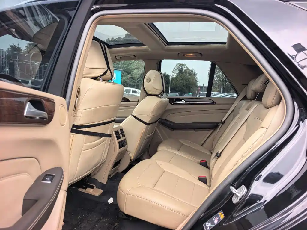 Mercedes-Benz M-Class — миниатюра 9
