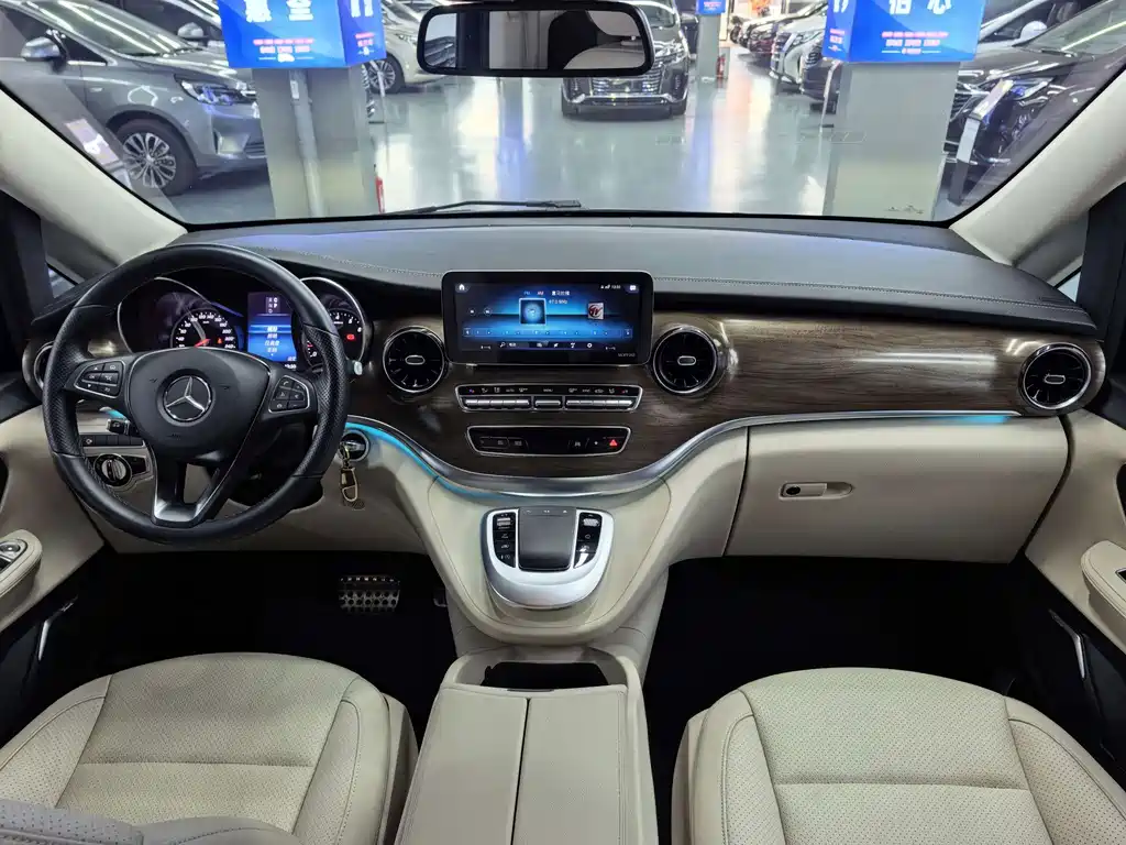 Mercedes-Benz V-Class — миниатюра 12