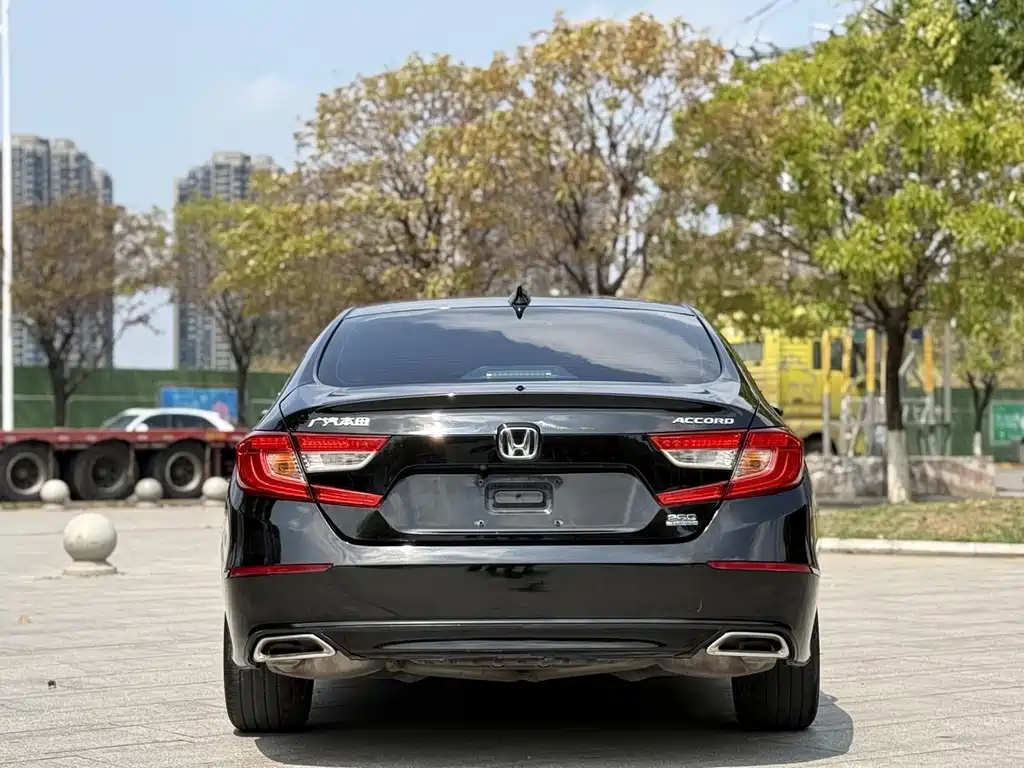 Honda Accord — миниатюра 6