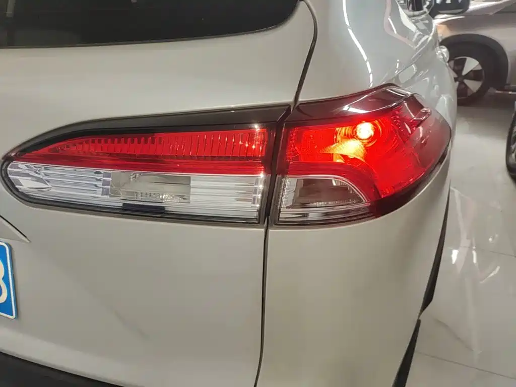 Toyota Corolla Cross — миниатюра 8