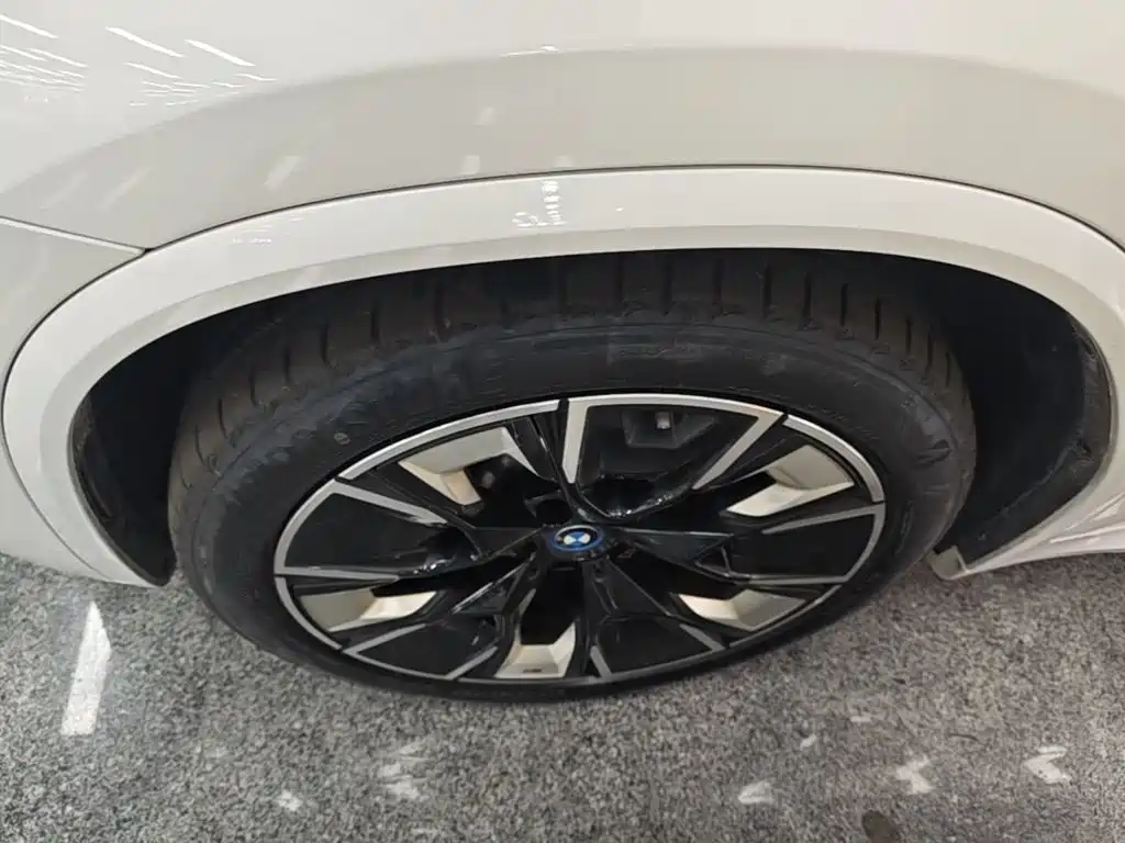 BMW iX3 — миниатюра 23