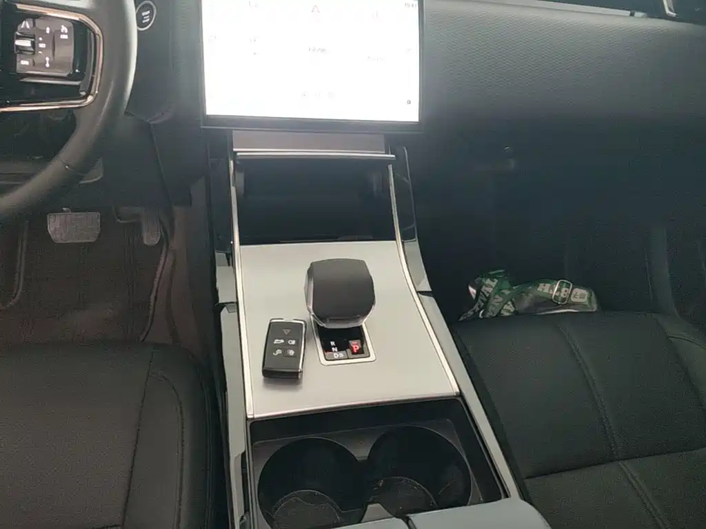 Land Rover Velar — миниатюра 14