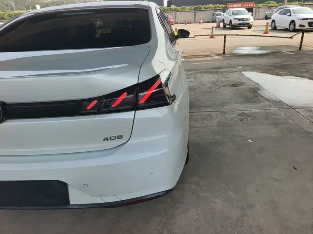 Peugeot 408 — миниатюра 8