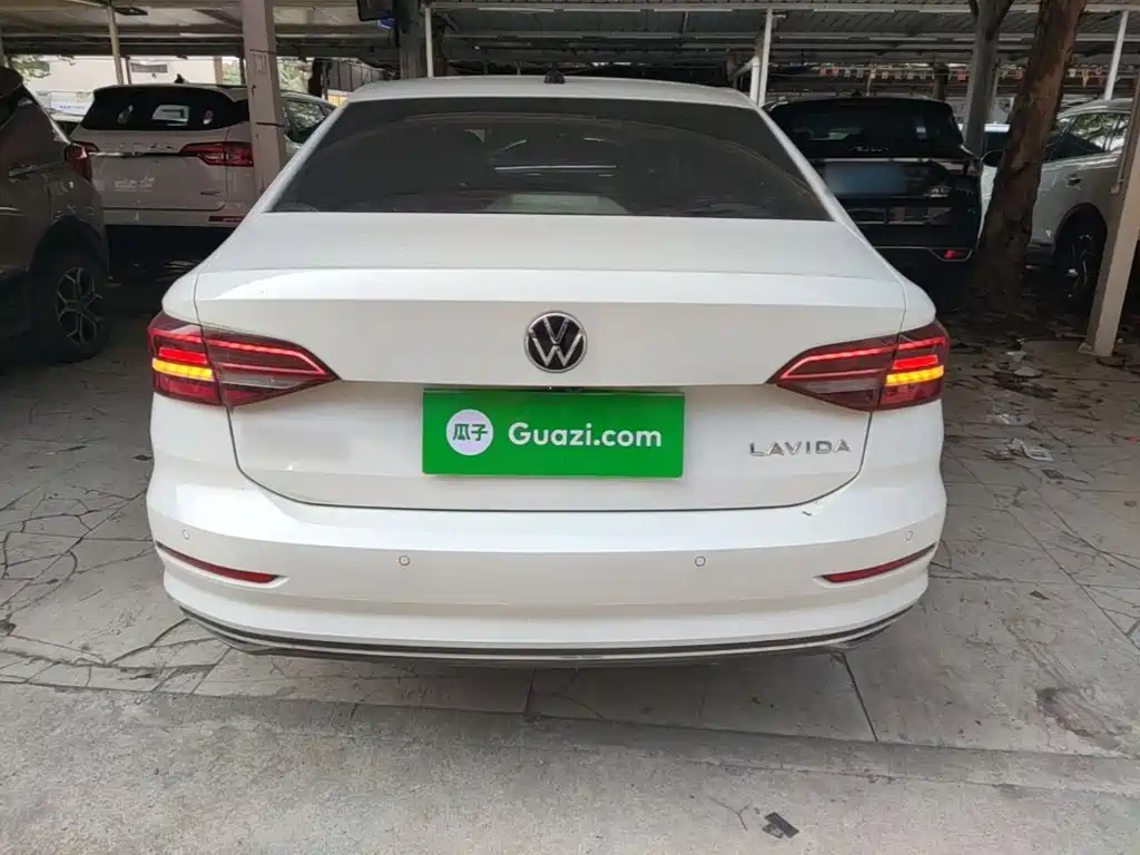 Volkswagen Lavida — миниатюра 6