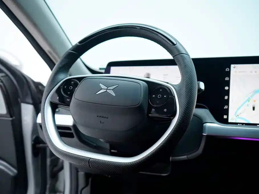 XPeng P7 — миниатюра 10