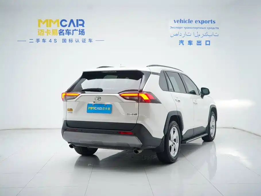 Toyota RAV4 — миниатюра 4