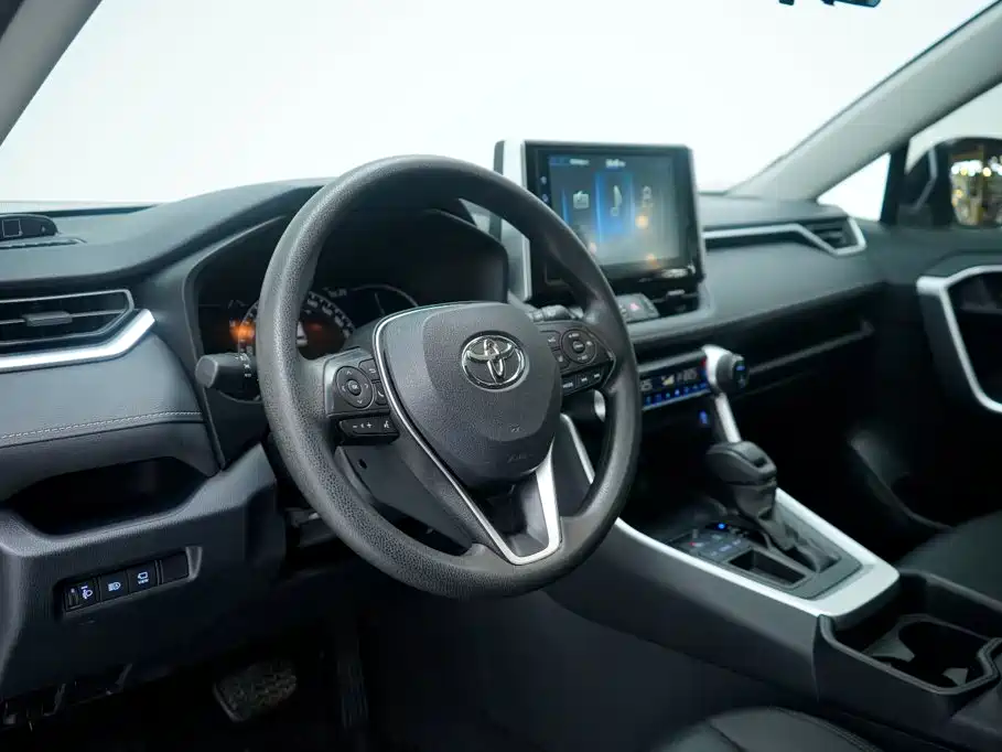 Toyota RAV4 — миниатюра 15