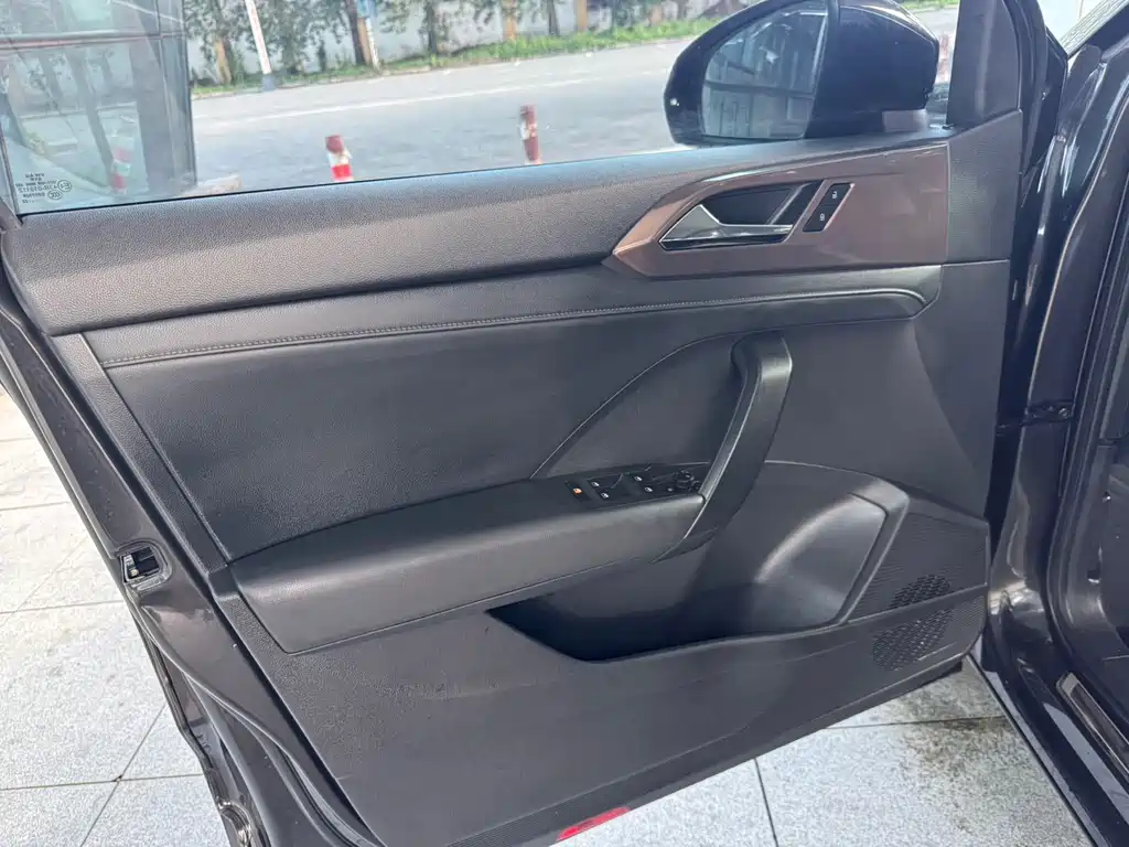 Volkswagen Tharu — миниатюра 9