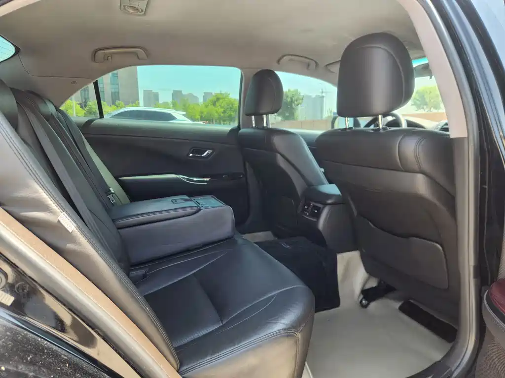 Toyota Crown 2010 2.5L Royal