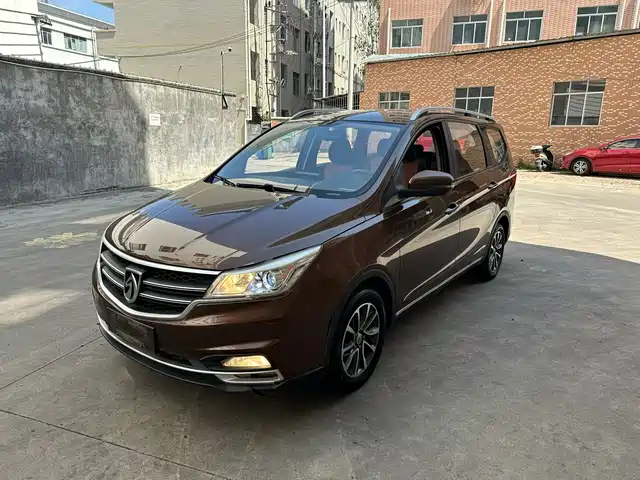 BAOJUN 730 2019