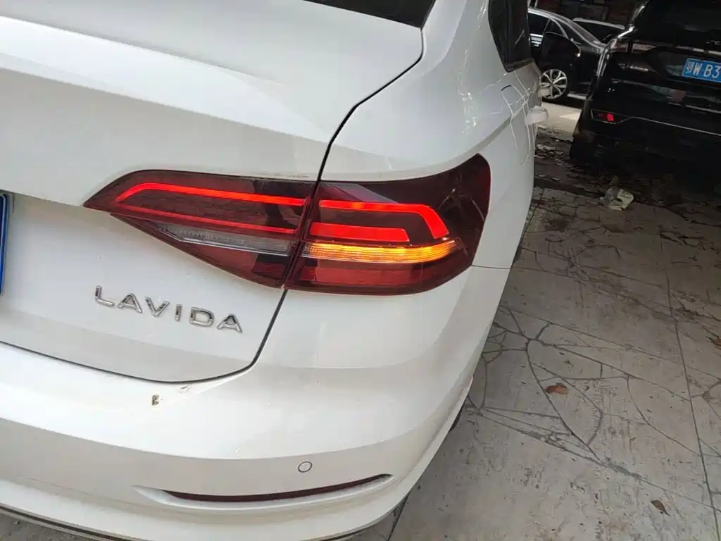 Volkswagen Lavida — миниатюра 8