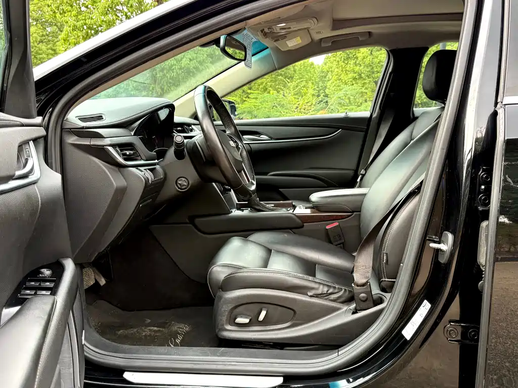 Cadillac XTS — миниатюра 8
