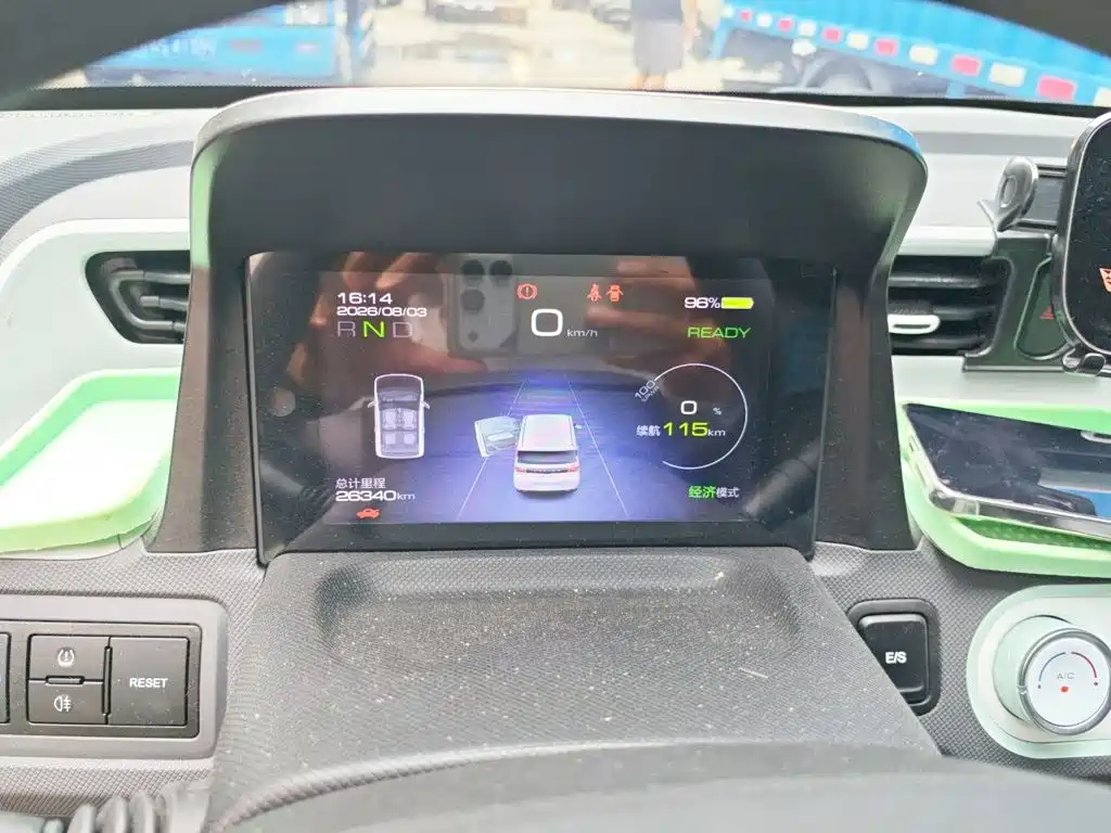 Wuling MINIEV — миниатюра 7