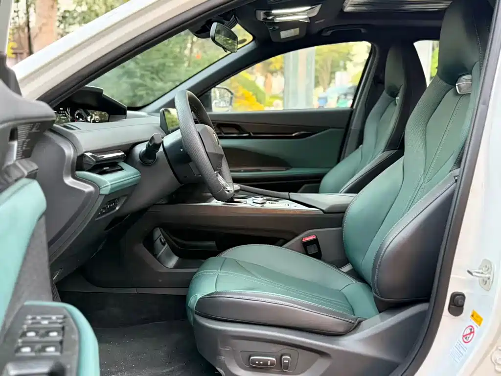 CHANGAN UNI V SMART IDD