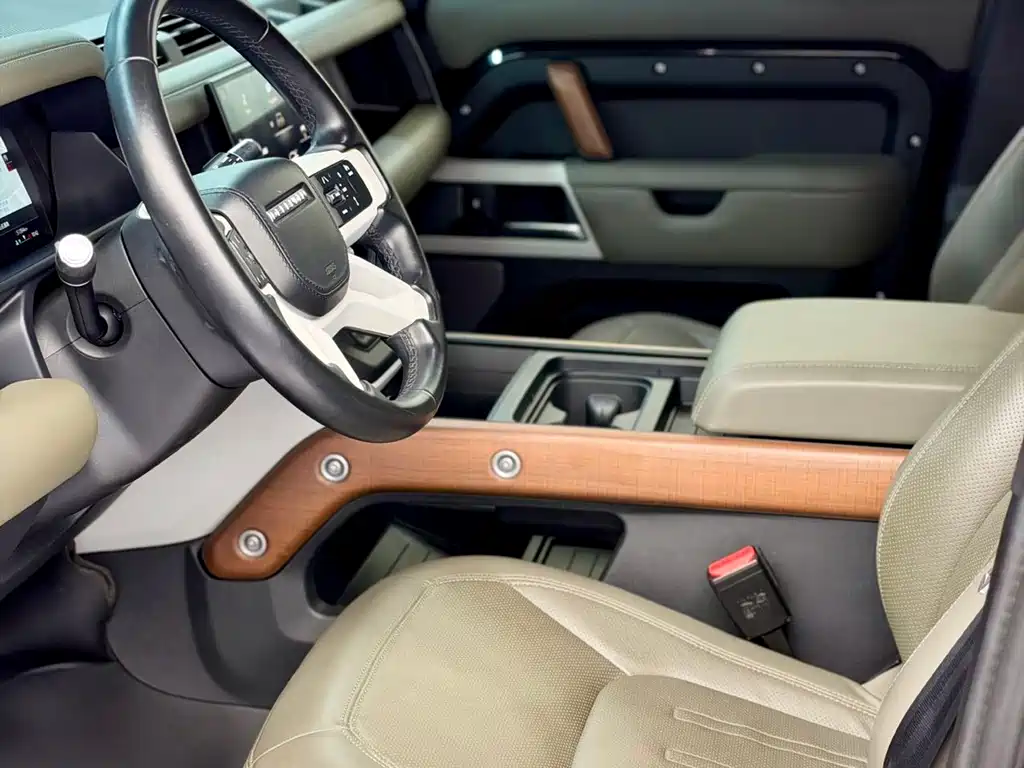 Land Rover Defender — миниатюра 12