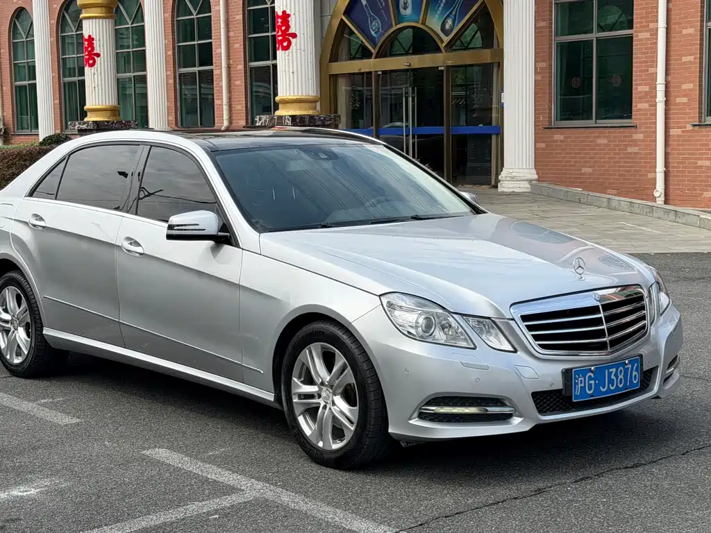 Mercedes-Benz E-Class — миниатюра 3