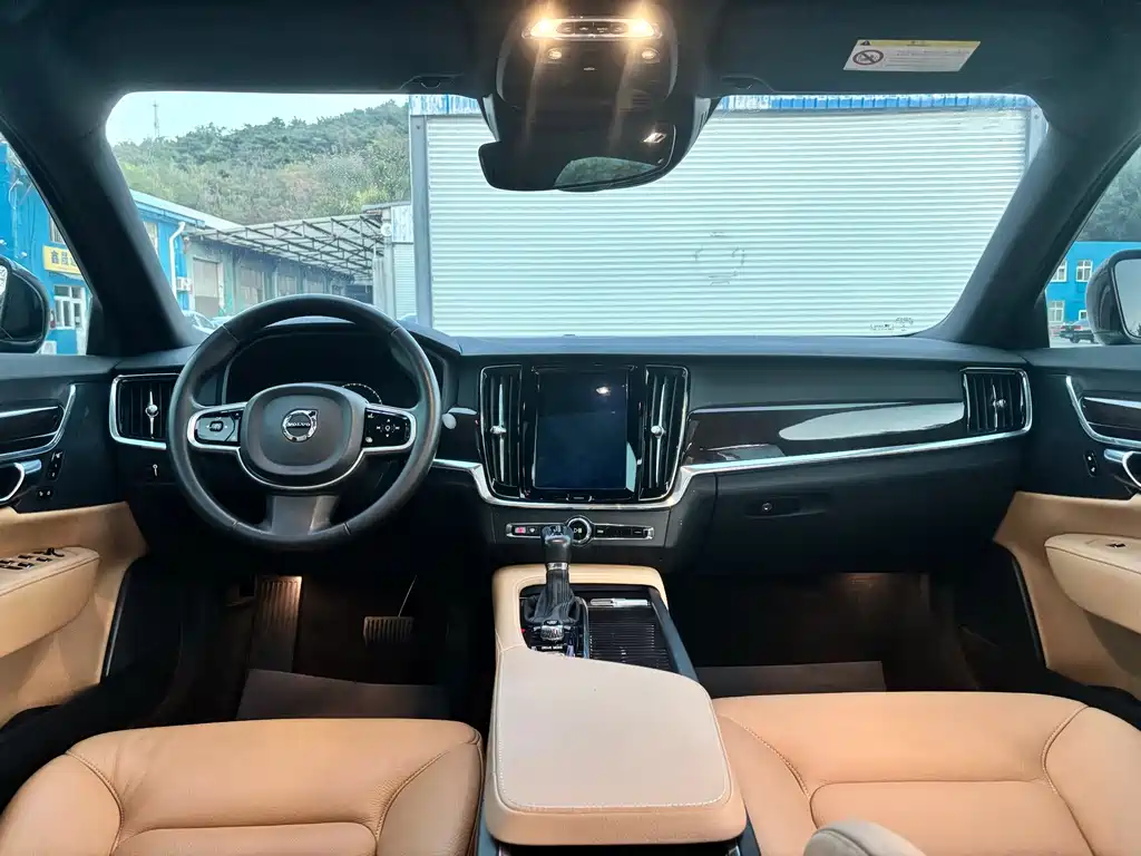 Volvo S90 — миниатюра 13
