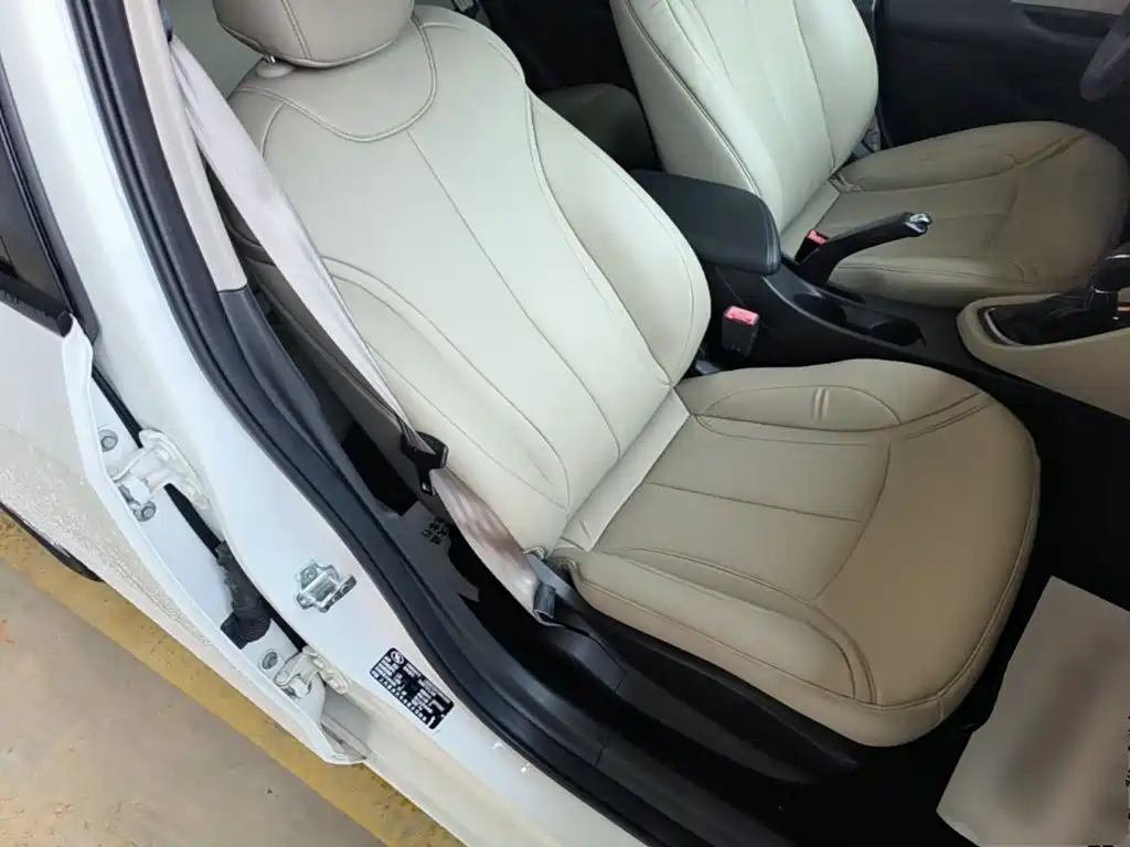 Buick Excelle — миниатюра 25