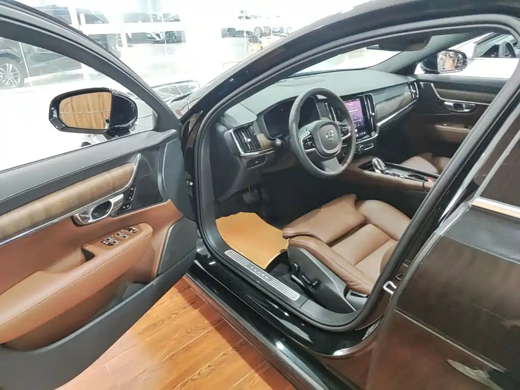 Volvo S90 — миниатюра 16