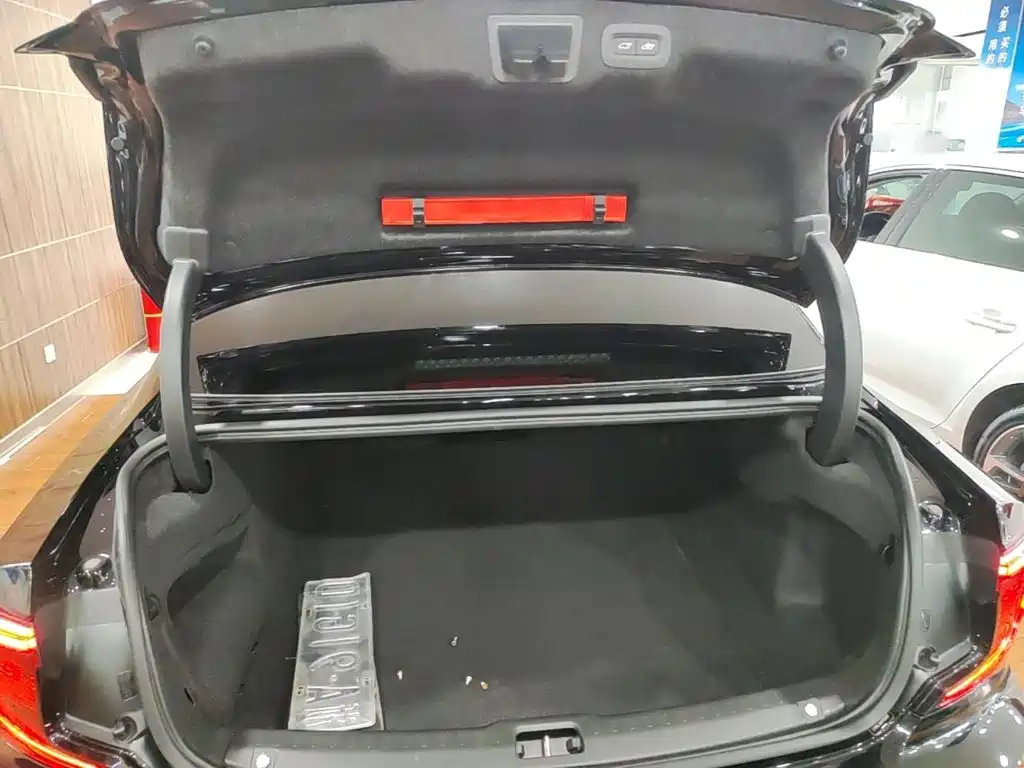 Volvo S90 — миниатюра 19