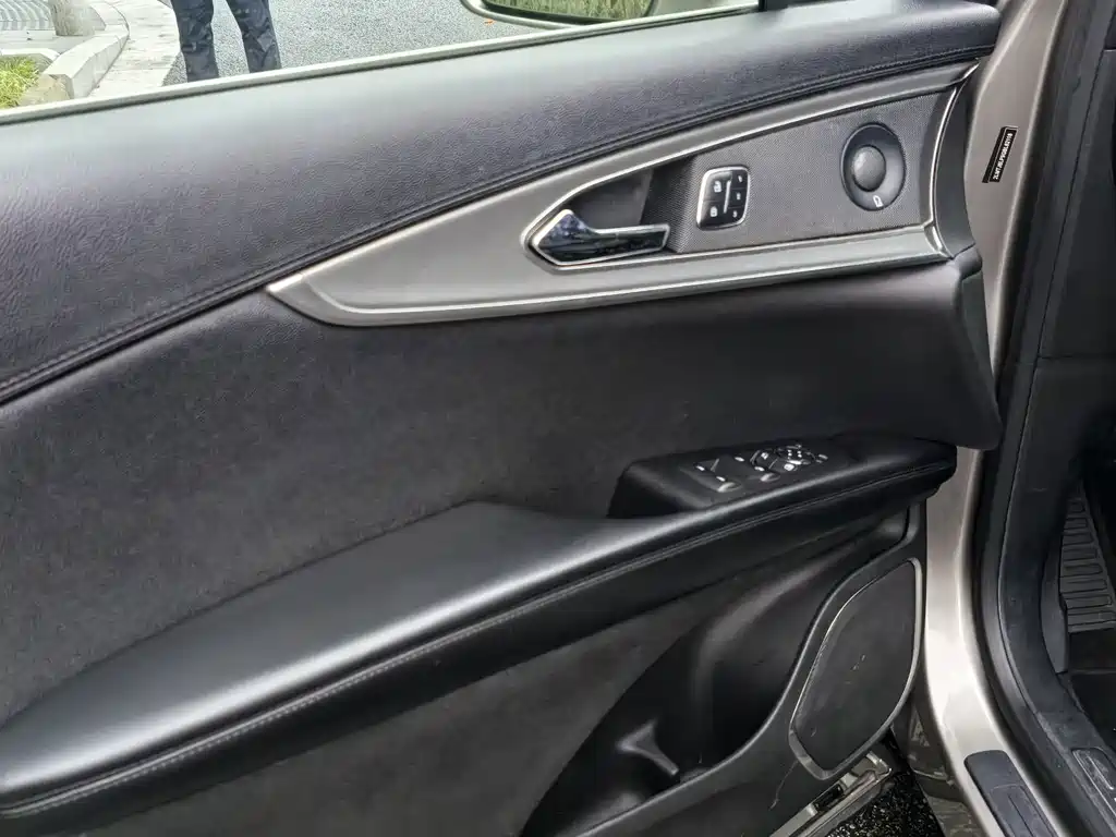 Lincoln MKX — миниатюра 6