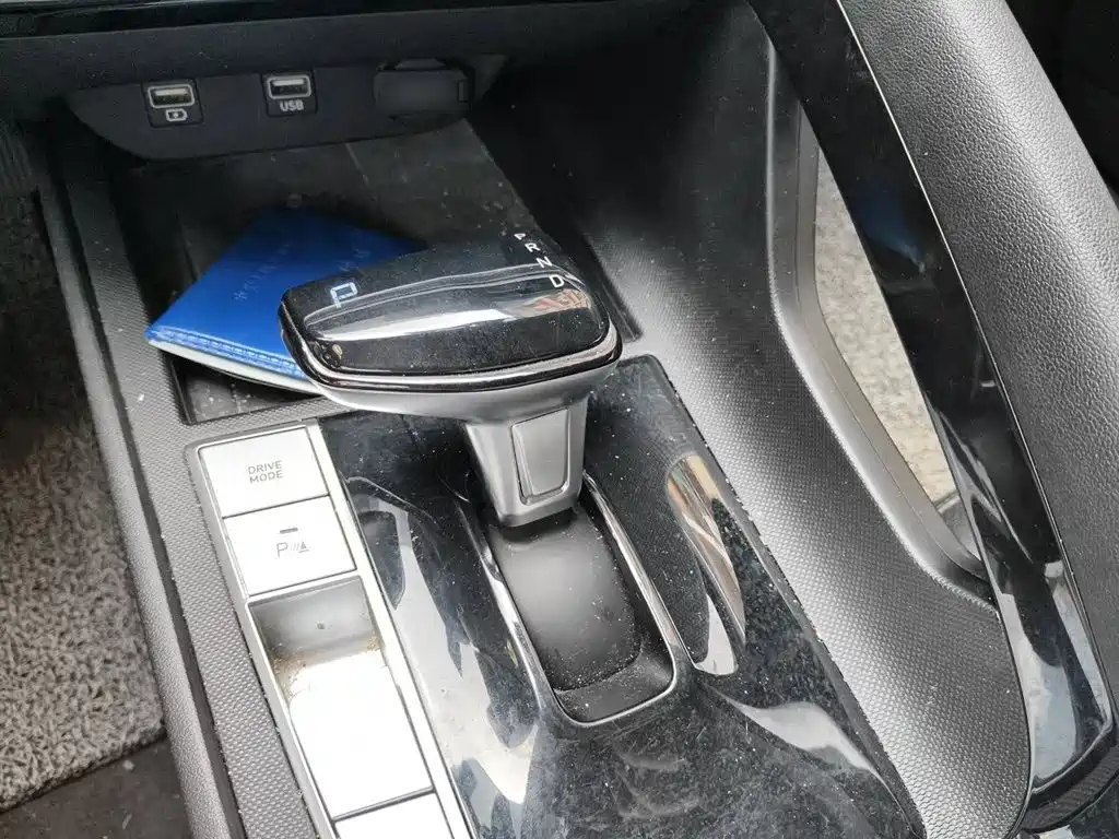 Hyundai Elantra — миниатюра 7
