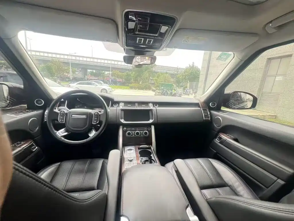Land Rover Range Rover — миниатюра 8