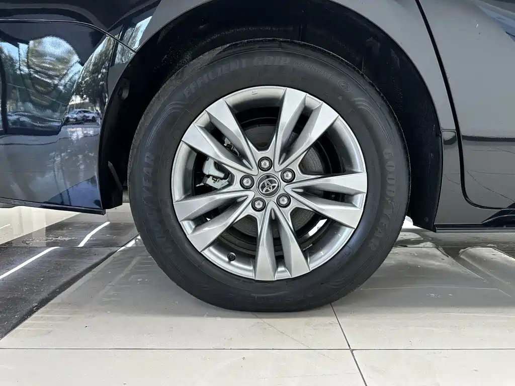 Toyota Sienna — миниатюра 26