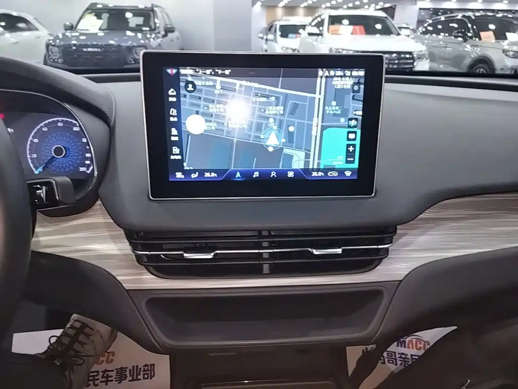 Hongqi Hongqi E-QM5 — миниатюра 13