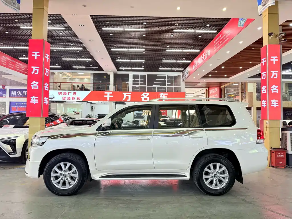 Toyota Land Cruiser 2019 4.0L GX-R