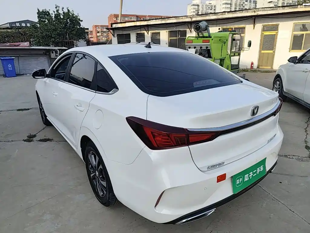 Changan Eado — миниатюра 5