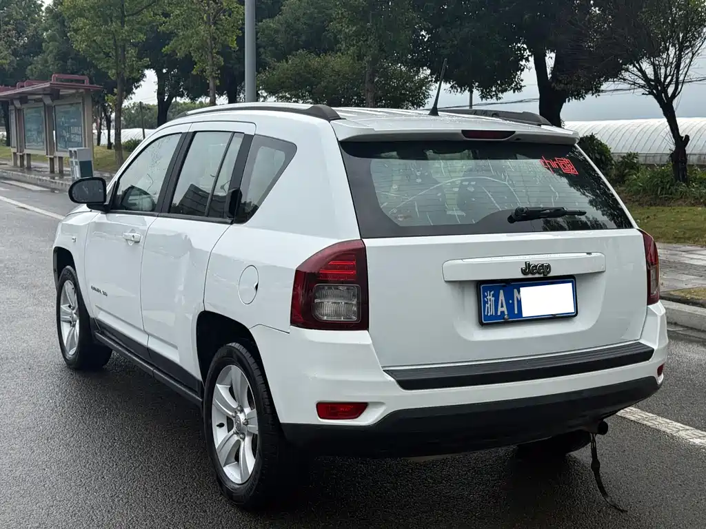 Jeep Compass (Import) — миниатюра 9