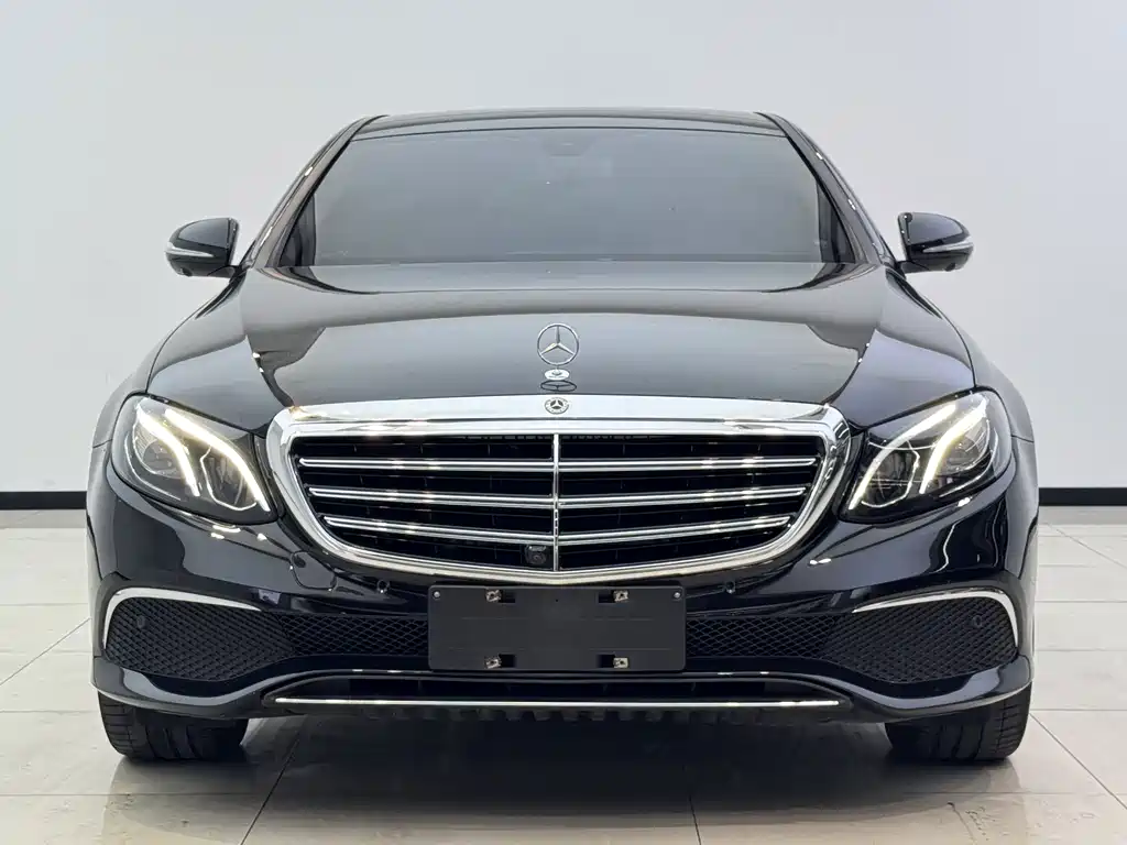 Mercedes-Benz E-Class — миниатюра 2