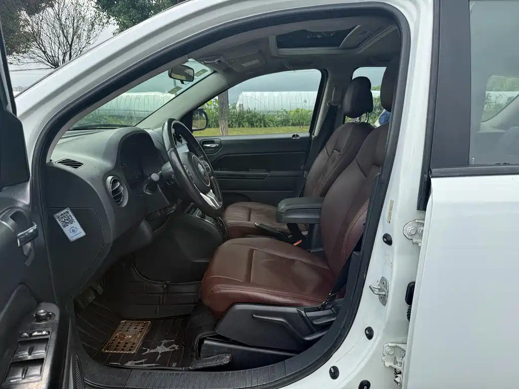 Jeep Compass (Import) — миниатюра 4