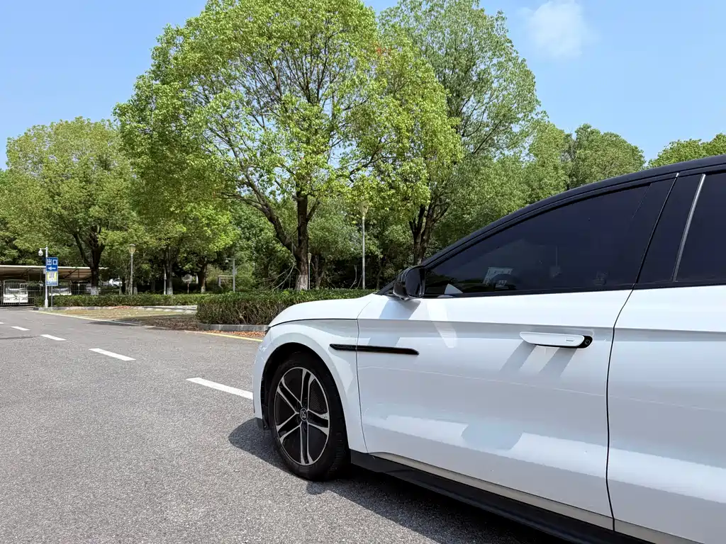 BYD Han — миниатюра 13