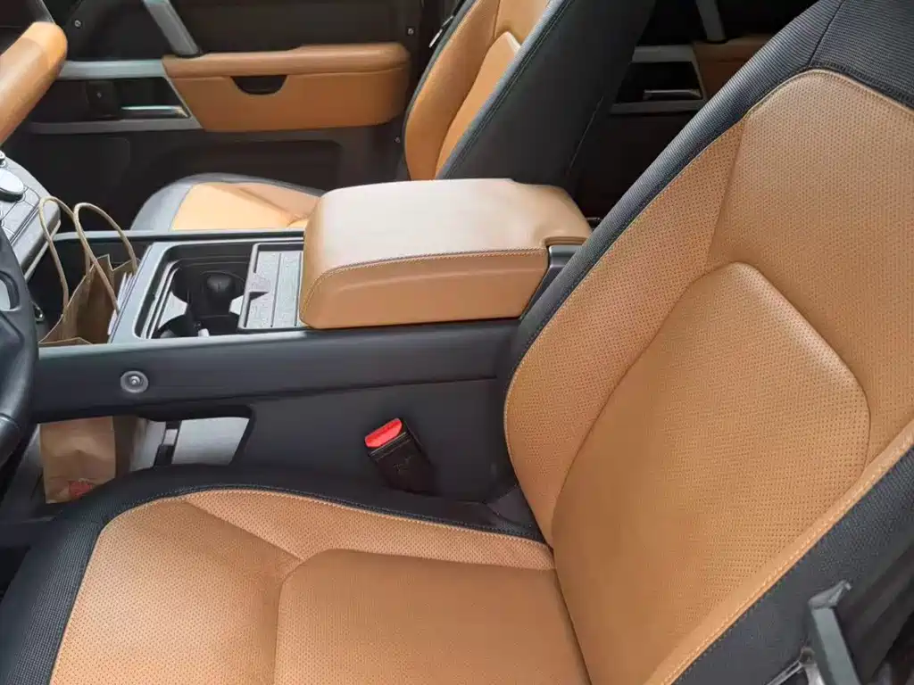 Land Rover Defender — миниатюра 4