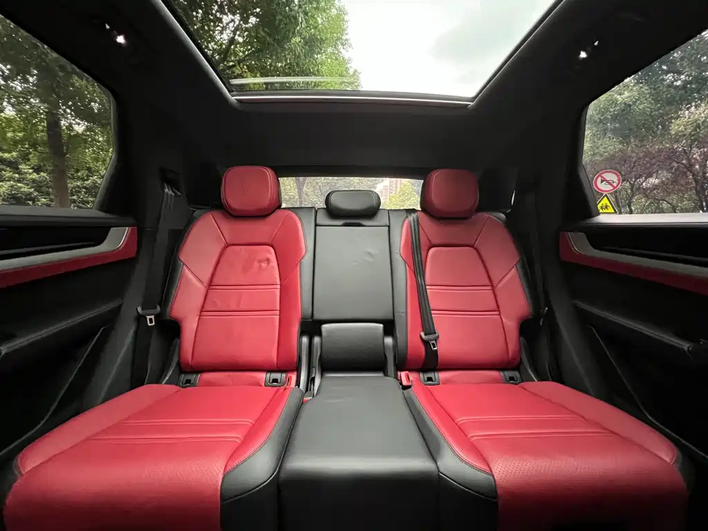 Porsche Cayenne — миниатюра 13