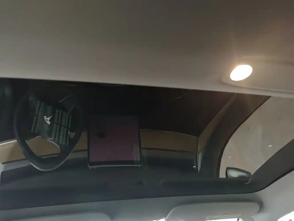 Tesla Model 3 — миниатюра 18