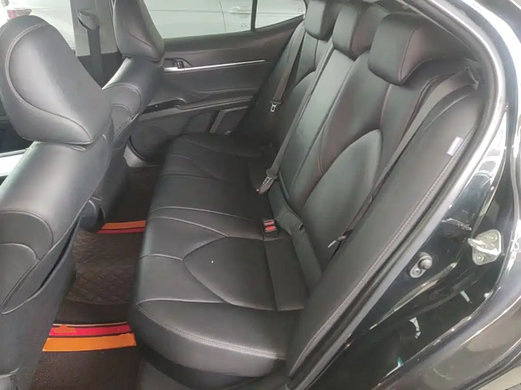 Toyota Camry — миниатюра 17