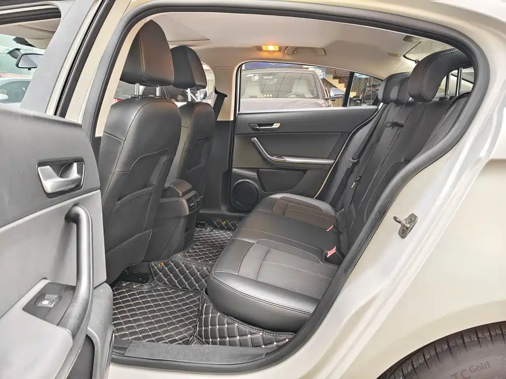 Qoros Qoros 3 — миниатюра 7