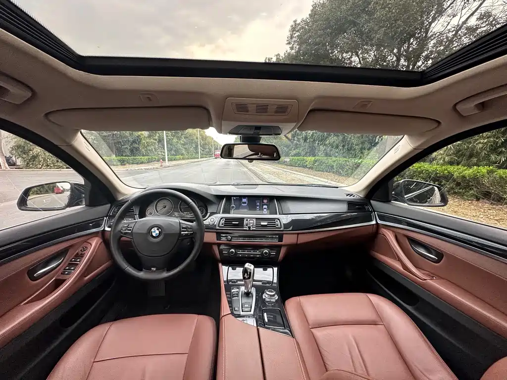 BMW 5 Series (Import) — миниатюра 7