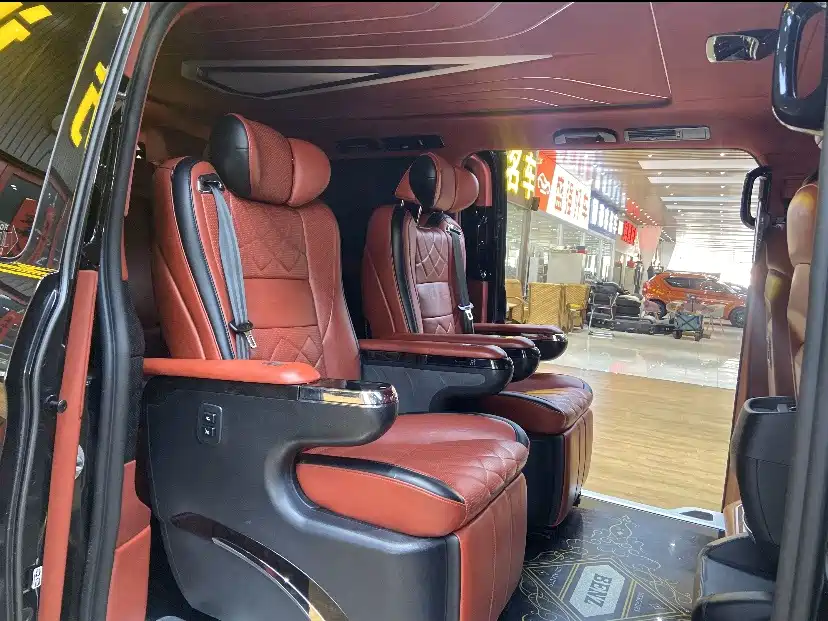 Mercedes-Benz V-Class (Import) — миниатюра 18