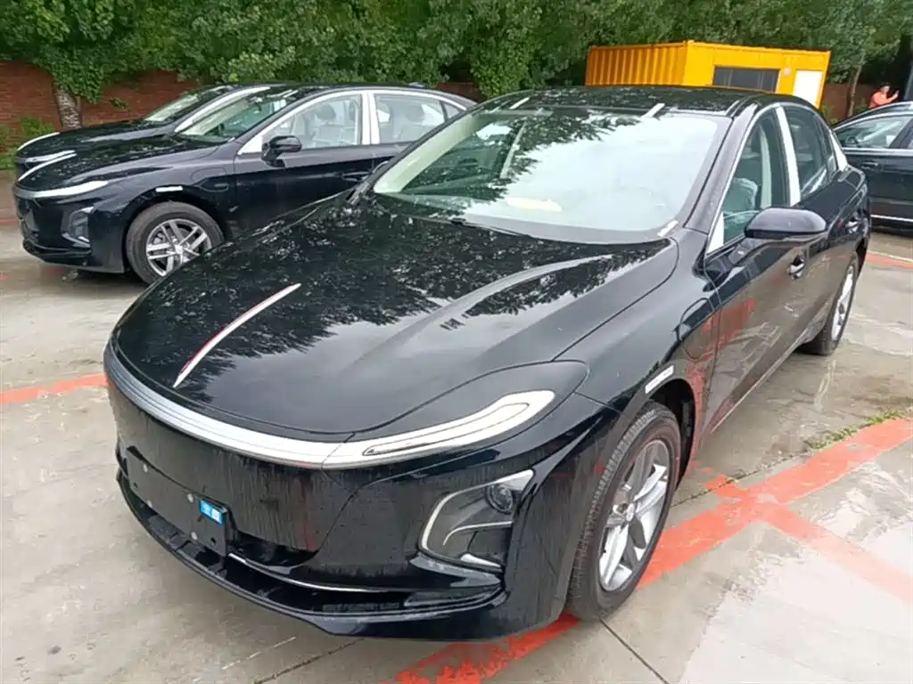Hongqi E-QM5 2025 610km PLUS