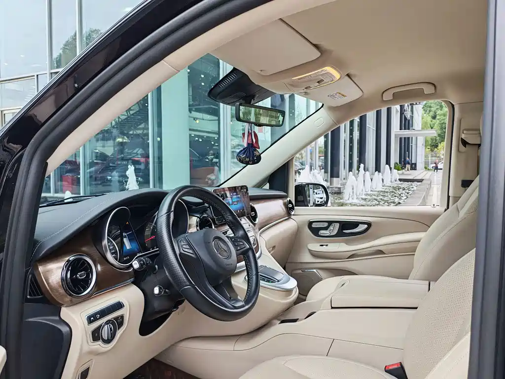 Mercedes-Benz V-Class — миниатюра 6