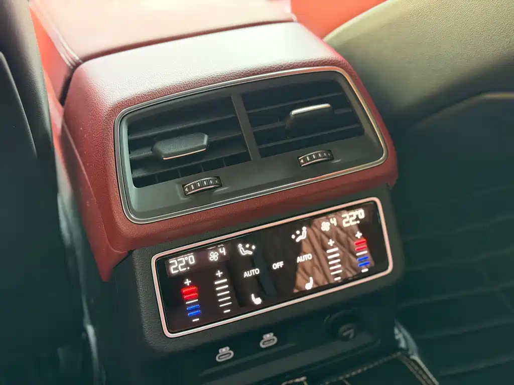 Audi A7L — миниатюра 8
