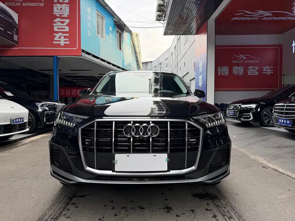 Audi Q7 — миниатюра 2