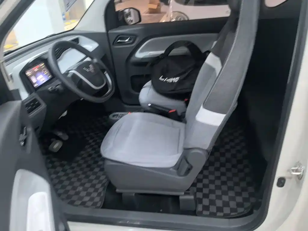 Wuling MINIEV — миниатюра 15