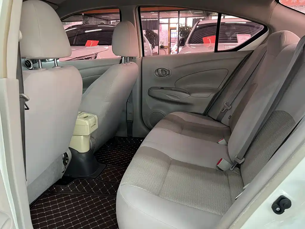 Nissan Sunny — миниатюра 6