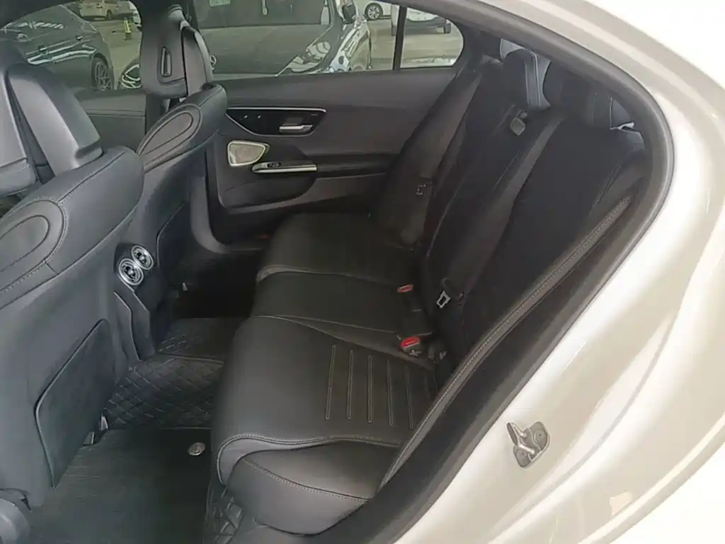 Mercedes-Benz C-Class — миниатюра 17
