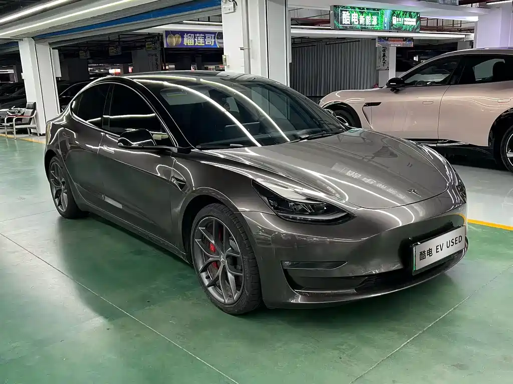Tesla Model 3 — миниатюра 3